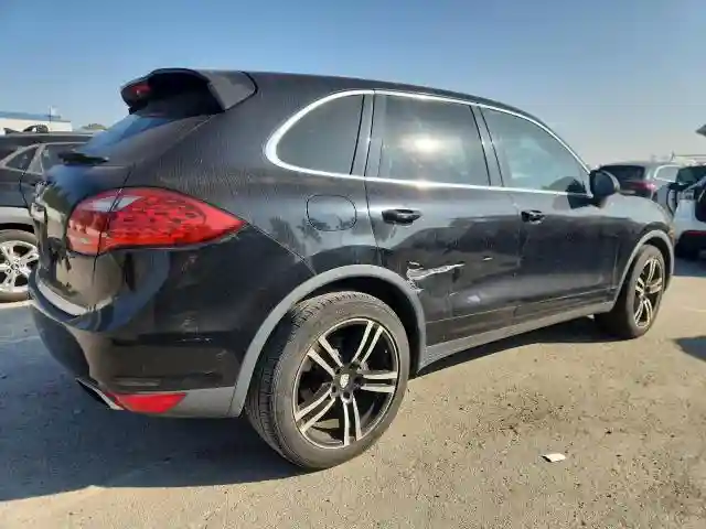 WP1AA2A2XBLA07485 2011 PORSCHE CAYENNE-2