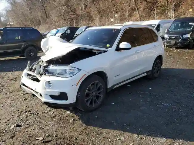5UXKR0C59JL071752 2018 BMW X5-0