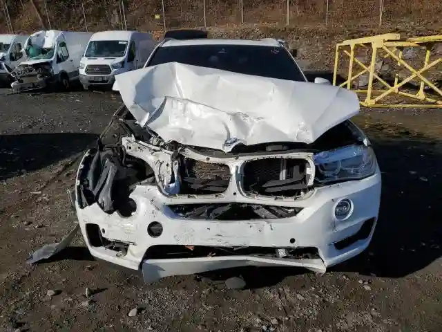 5UXKR0C59JL071752 2018 BMW X5-4