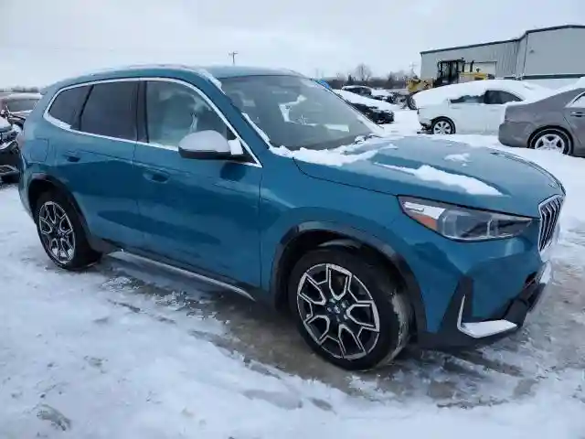 WBX73EF04P5X95869 2023 BMW X1-3