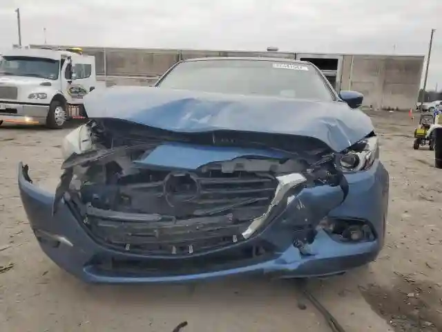 3MZBN1W30JM181128 2018 MAZDA 3-4