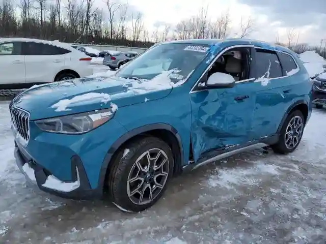 WBX73EF04P5X95869 2023 BMW X1-0