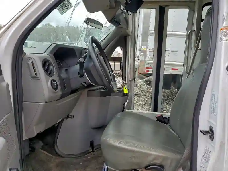 1FDEE3FS3KDC14375 2019 FORD ALL MODELS-4