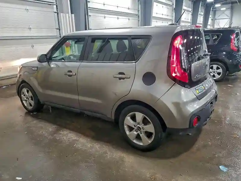 KNDJN2A2XJ7562613 2018 KIA SOUL-1