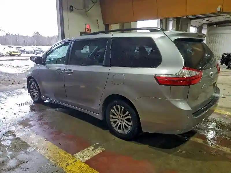 5TDYZ3DC5JS930232 2018 TOYOTA SIENNA-1