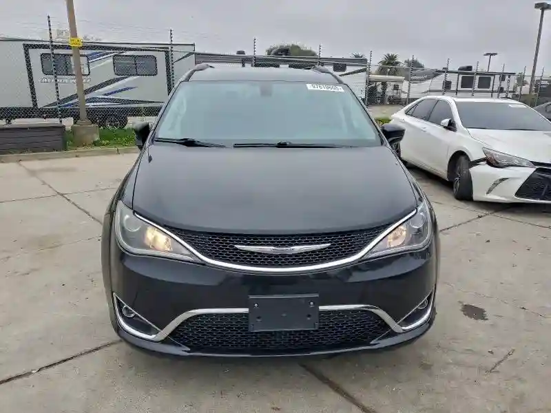 2C4RC1BG2HR820855 2017 CHRYSLER PACIFICA-4