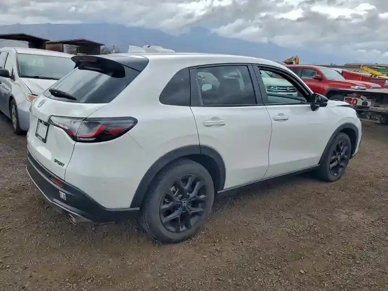 3CZRZ1H5XPM700855 2023 HONDA HR-V-2