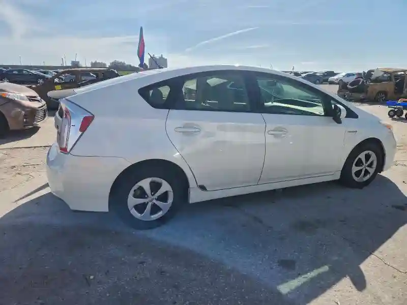 JTDKN3DU2C5476623 2012 TOYOTA PRIUS-2
