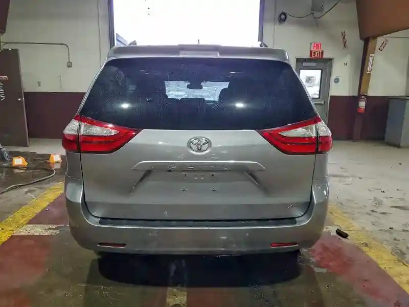 5TDYZ3DC5JS930232 2018 TOYOTA SIENNA-5