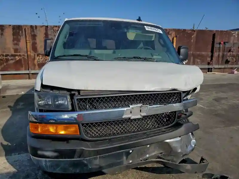 1GAZGPFP4R1202176 2024 CHEVROLET EXPRESS-4