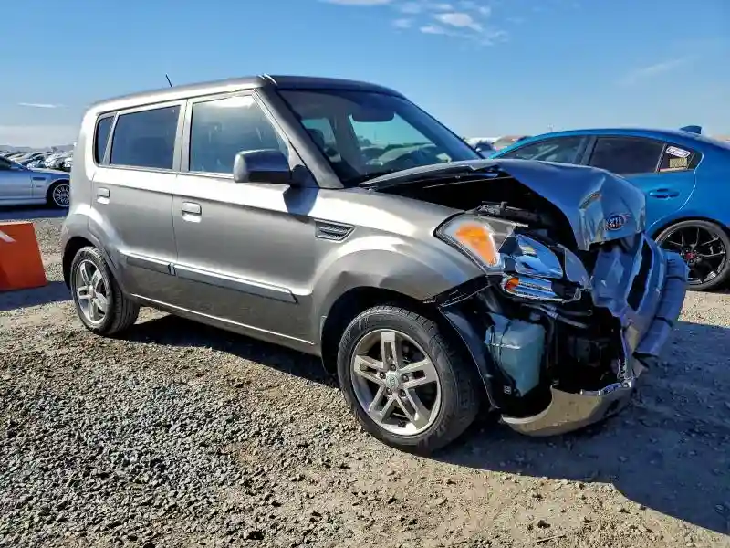 KNDJT2A21A7168570 2010 KIA SOUL-3