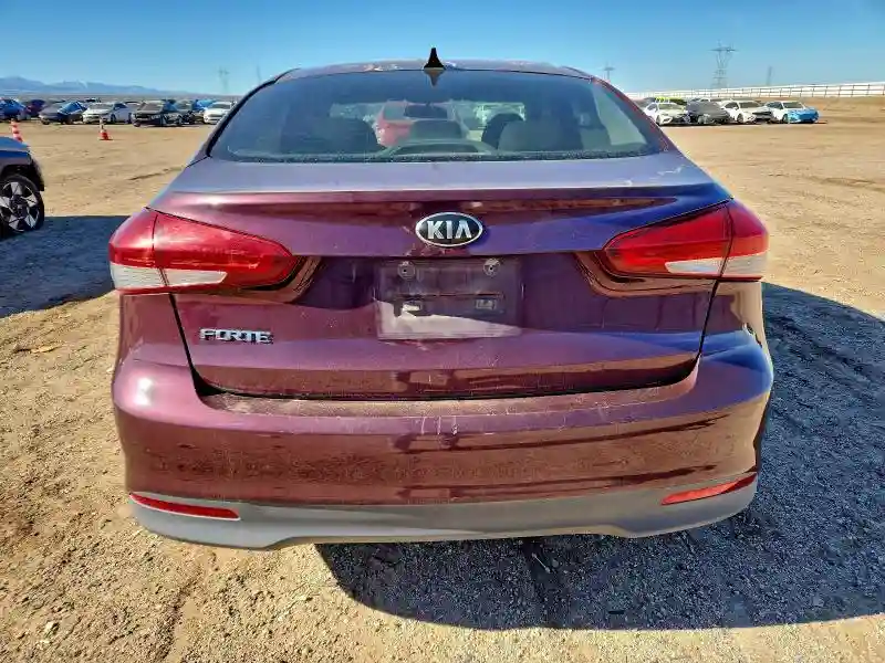 3KPFK4A76HE031876 2017 KIA FORTE-5