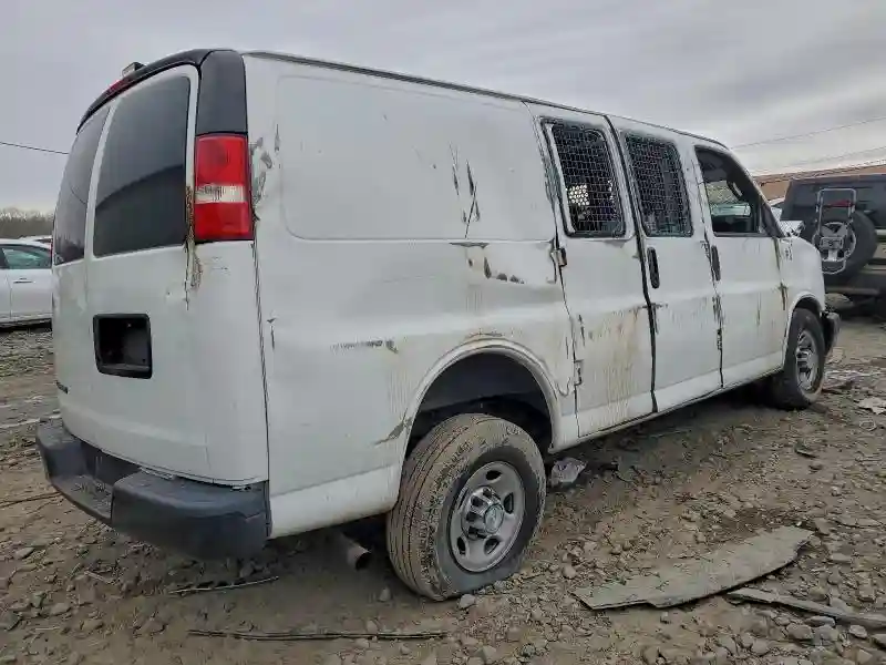 1GCWGAFF7H1302656 2017 CHEVROLET EXPRESS-2