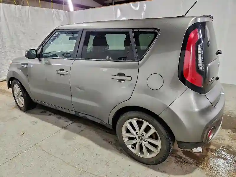 KNDJP3A54J7535109 2018 KIA SOUL-1