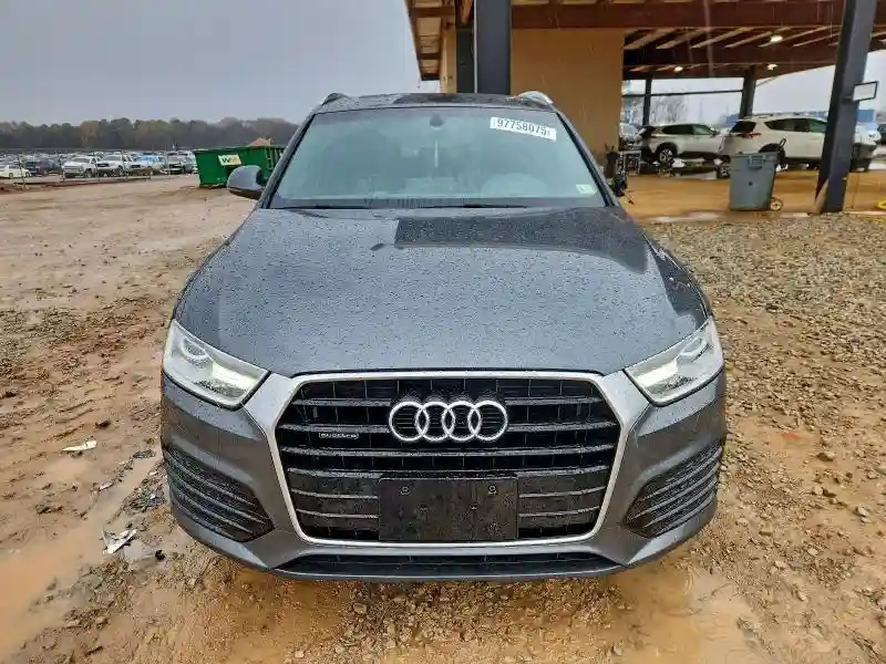 WA1ECCFSXJR003096 2018 AUDI Q3-4