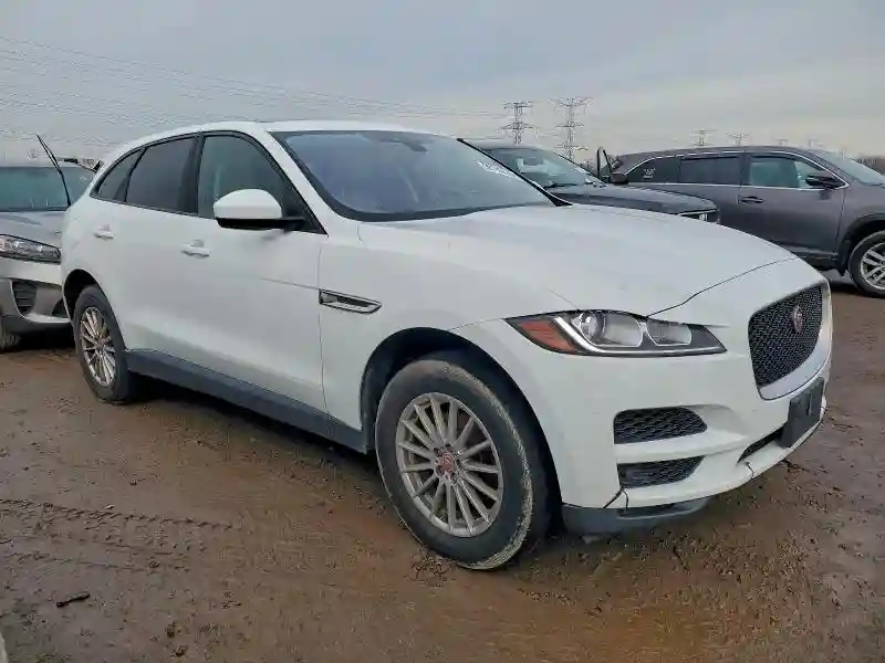 SADCS2BN5HA085729 2017 JAGUAR F-PACE-3