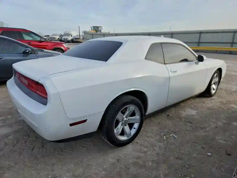 2C3CDYAG3DH693888 2013 DODGE CHALLENGER-2