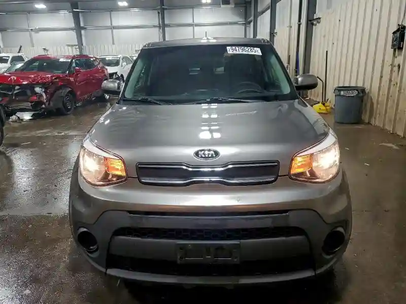 KNDJN2A2XJ7562613 2018 KIA SOUL-4