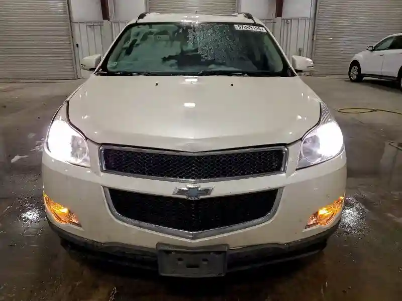 1GNKVJED1BJ118882 2011 CHEVROLET TRAVERSE-4