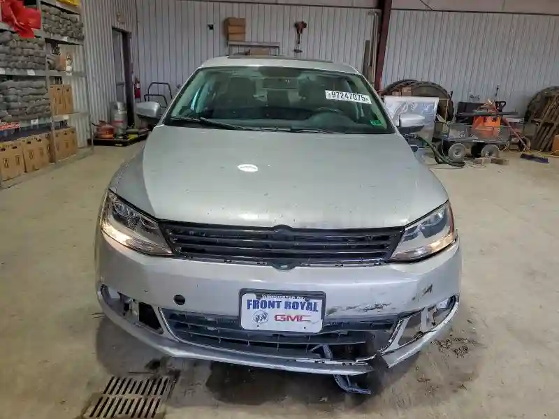 3VWLL7AJ8DM228901 2013 VOLKSWAGEN JETTA-4