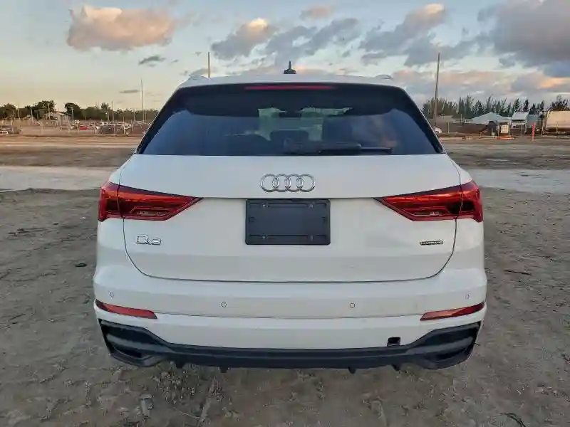 WA1DECF38P1023045 2023 AUDI Q3-5
