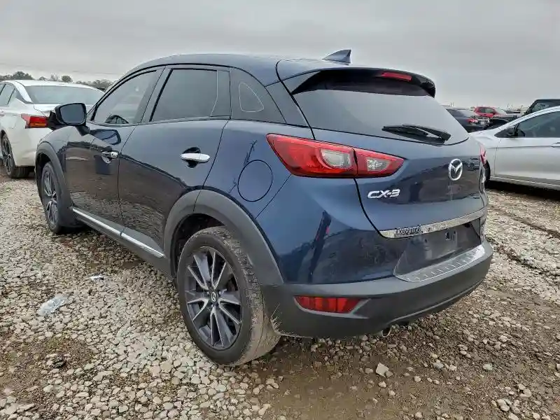 JM1DKDC73J0300337 2018 MAZDA CX-3-1
