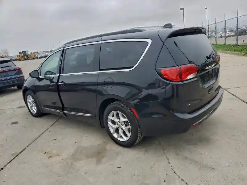 2C4RC1BG2HR820855 2017 CHRYSLER PACIFICA-1
