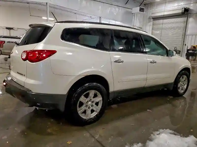1GNKVJED1BJ118882 2011 CHEVROLET TRAVERSE-2