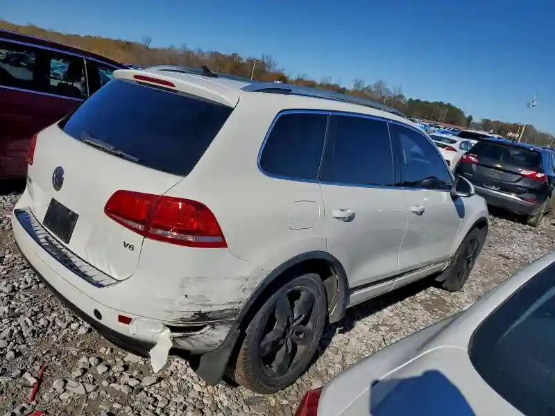 WVGEF9BP5DD001674 2013 VOLKSWAGEN TOUAREG-2