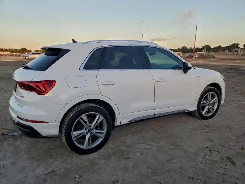 WA1DECF38P1023045 2023 AUDI Q3-2