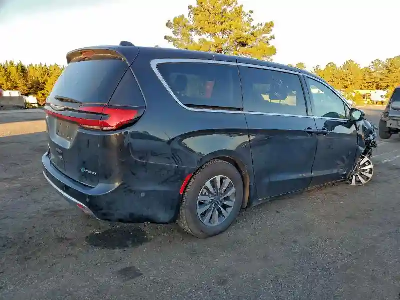 2C4RC1L78PR562466 2023 CHRYSLER PACIFICA-2