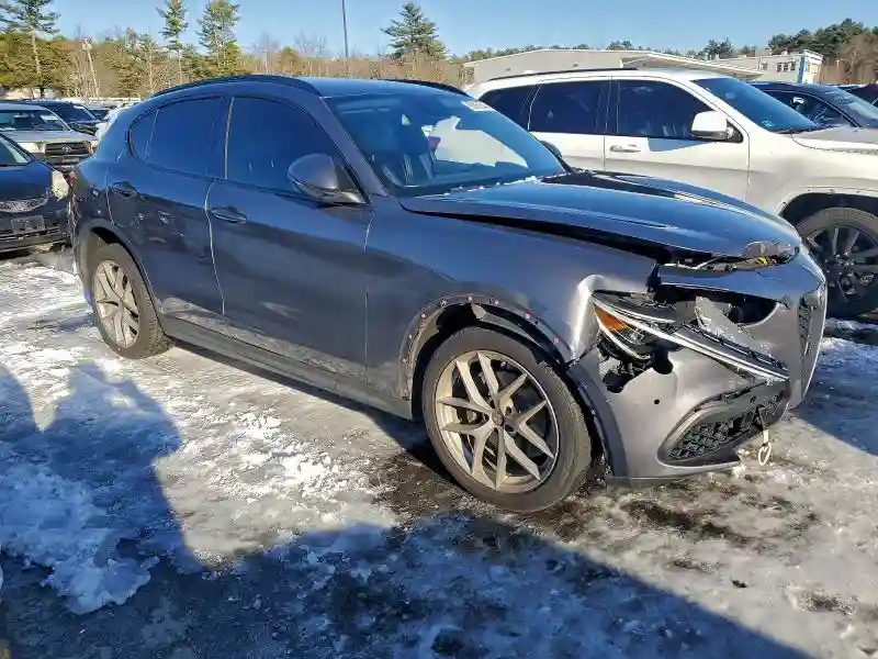 ZASFAKNN8J7B70243 2018 ALFA ROMEO STELVIO-3