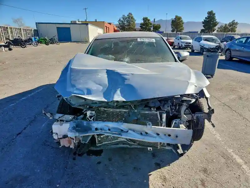JM1GL1U53H1133620 2017 MAZDA 6-4