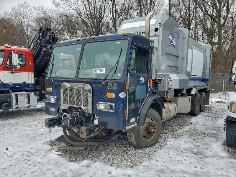 3BPZLJ0X7HF174520 2017 PETERBILT ALL MODELS-1