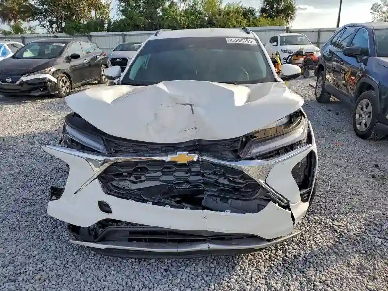 KL77LHEP2SC024308 2025 CHEVROLET TRAX-4