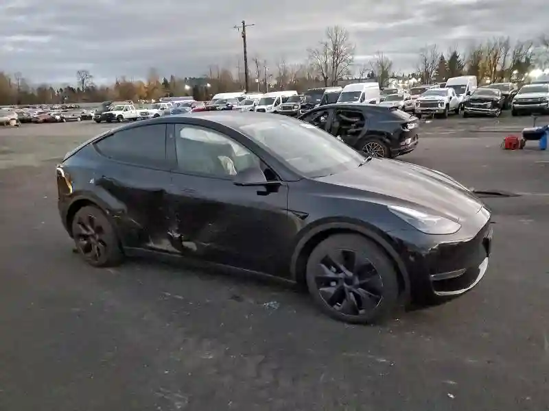 7SAYGDEE8SF299108 2025 TESLA MODEL Y-3