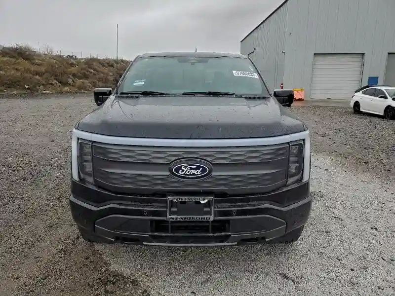 1FT6W5L72SWG27636 2025 FORD F150 LIGHT-4