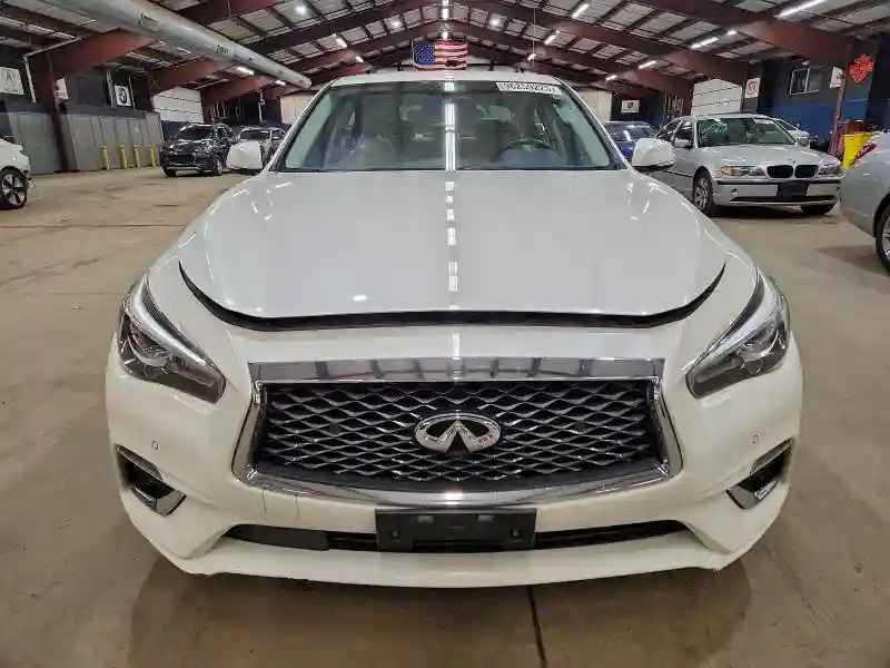 JN1EV7AR0JM435983 2018 INFINITI Q50-4