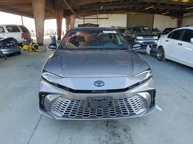 4T1DBADK2SU502299 2025 TOYOTA CAMRY-4