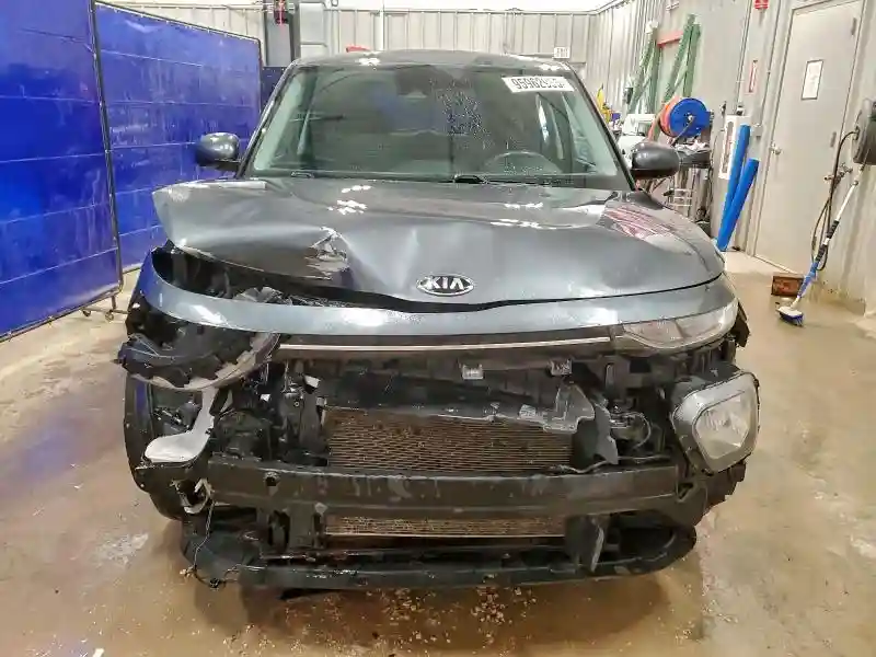 KNDJ23AU2M7771946 2021 KIA SOUL-4